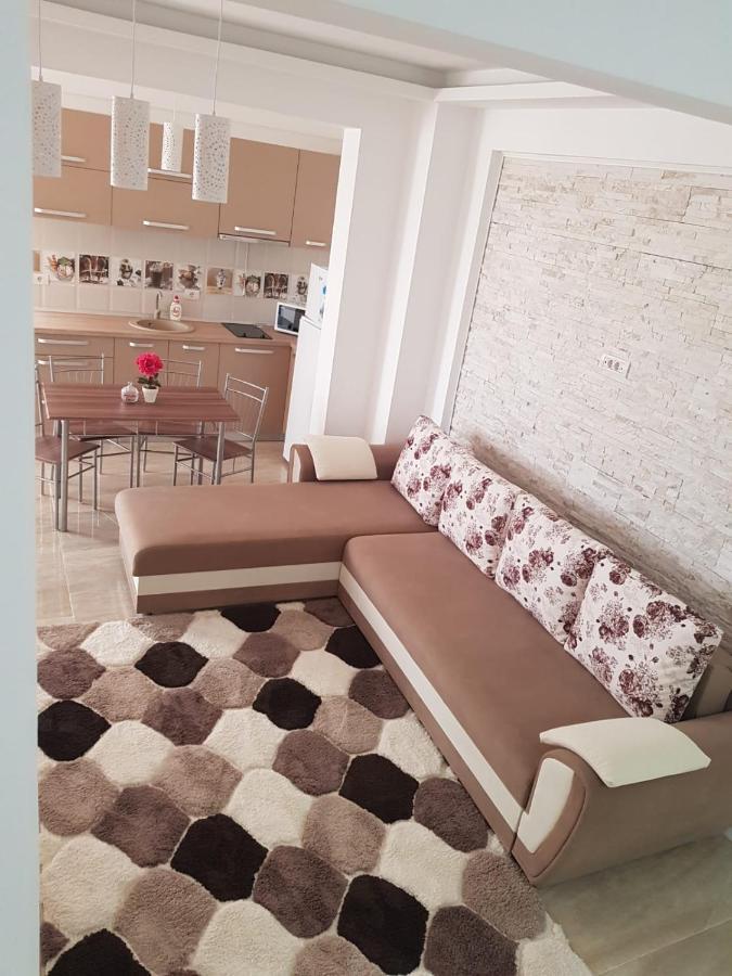 Unique Residence Apartament นาโวดาริ ภายนอก รูปภาพ